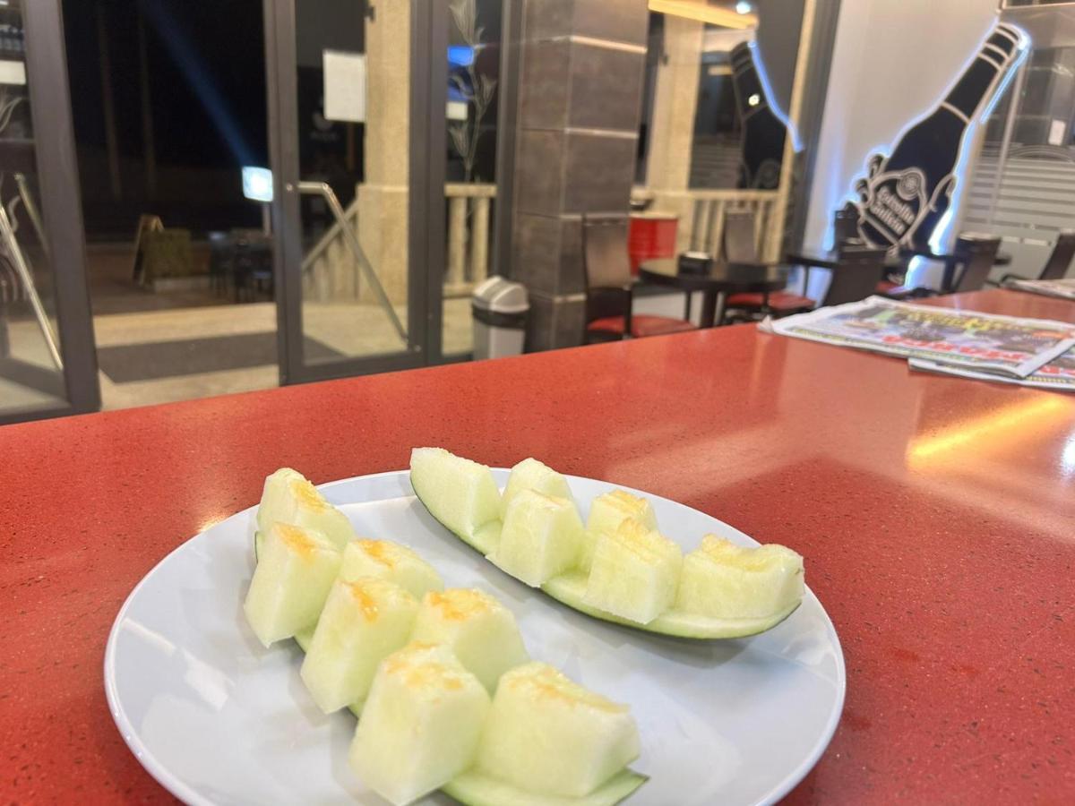 Hostal Restaurante Aqua 奥伦塞 外观 照片