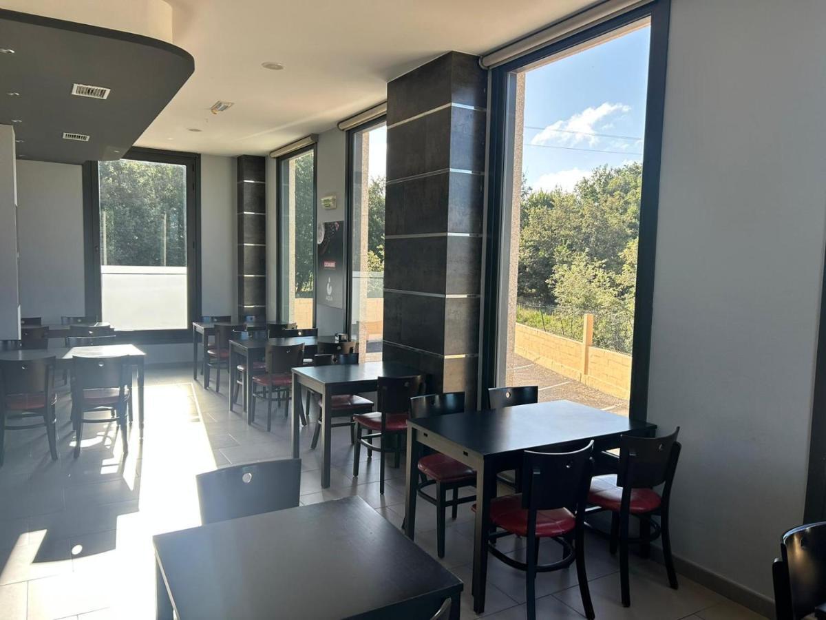 Hostal Restaurante Aqua 奥伦塞 外观 照片