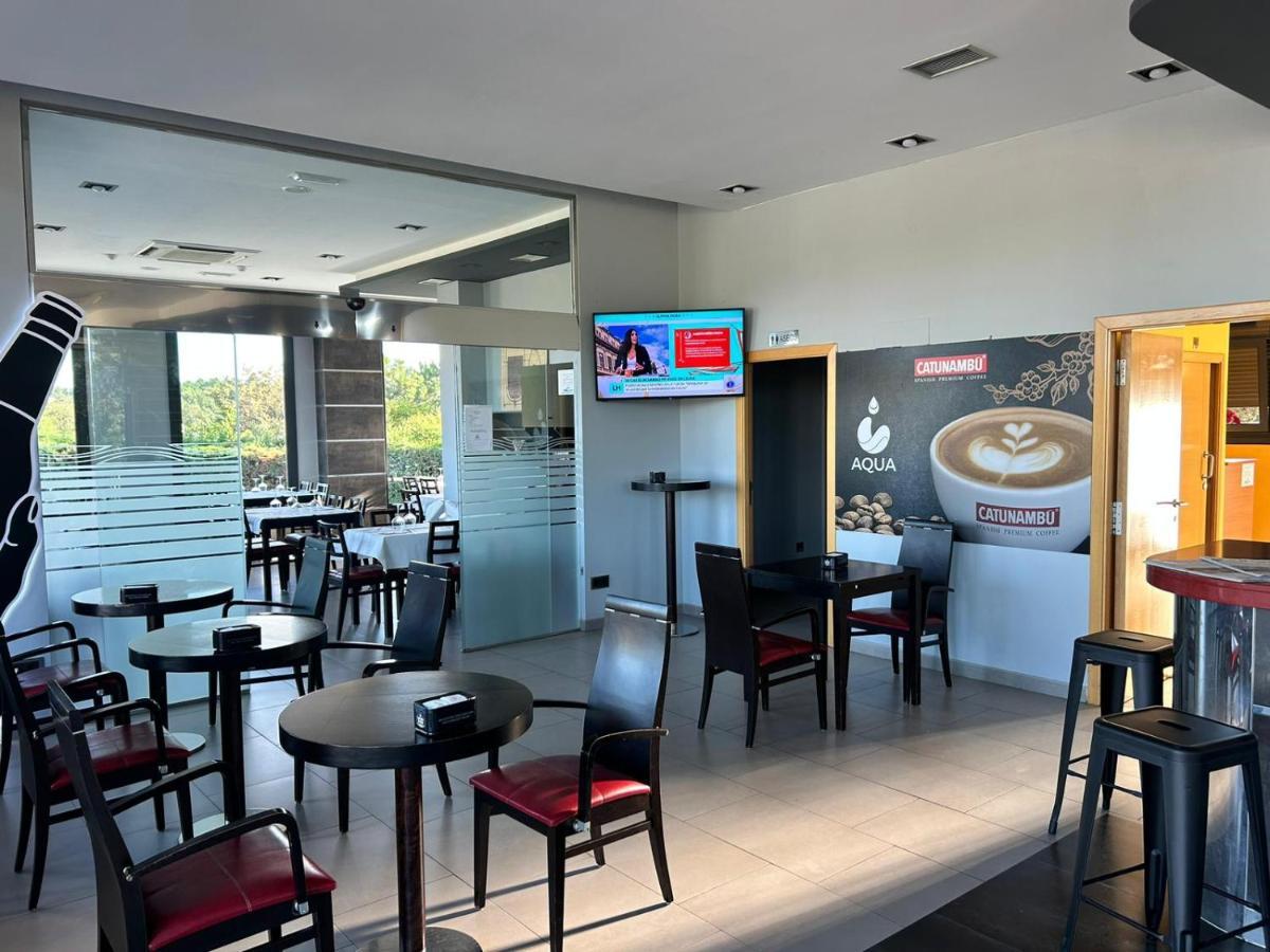 Hostal Restaurante Aqua 奥伦塞 外观 照片